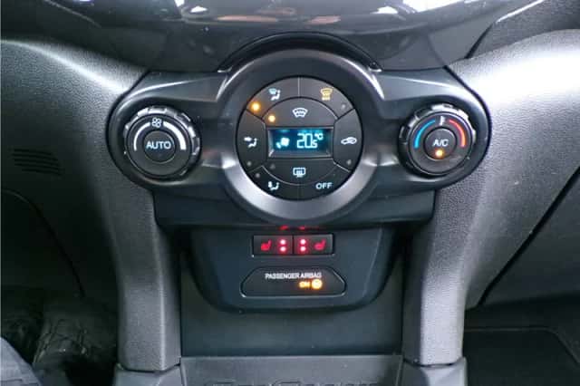 Ford EcoSport (2017) thumbnail 24