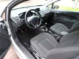 Ford Fiesta (2016) thumbnail 3
