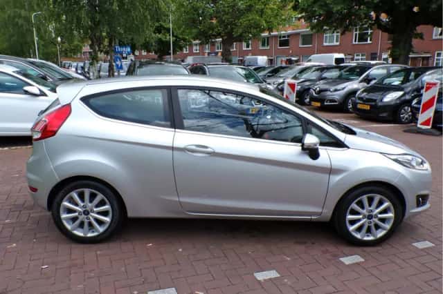Ford Fiesta (2016) thumbnail 7