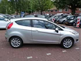 Ford Fiesta (2016) thumbnail 7