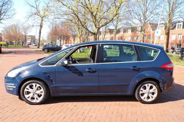Ford S-Max (2012) thumbnail 2