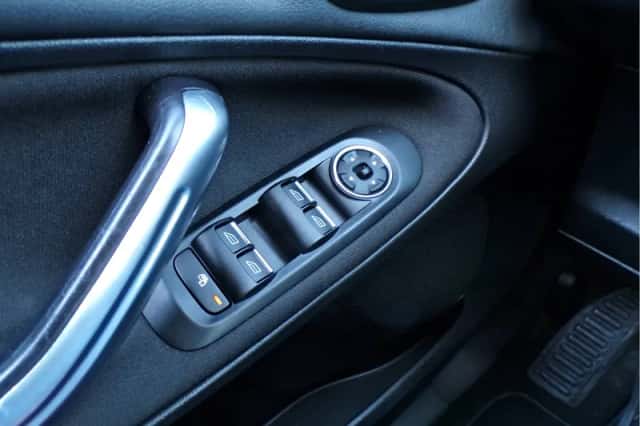 Ford S-Max (2012) thumbnail 18
