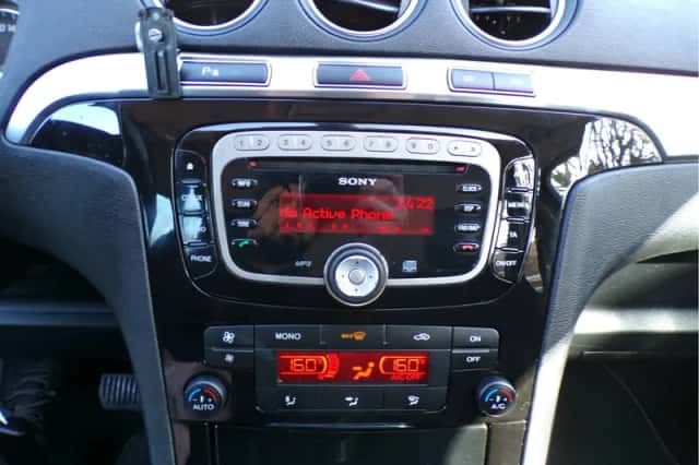 Ford S-Max (2012) thumbnail 24