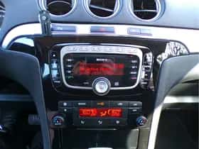 Ford S-Max (2012) thumbnail 24