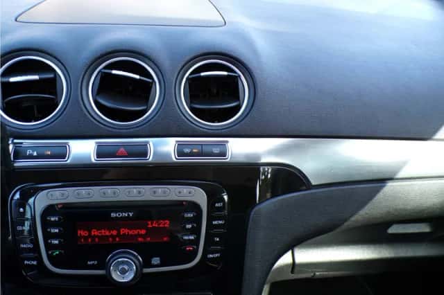 Ford S-Max (2012) thumbnail 25