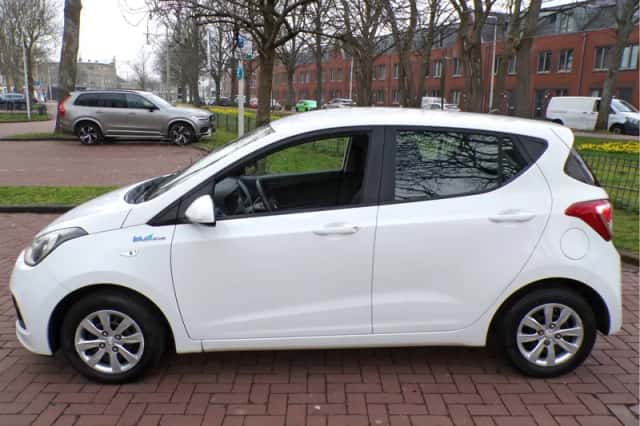 Hyundai i10 (2014) thumbnail 2