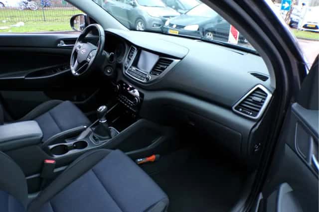 Hyundai Tucson (2015) thumbnail 15