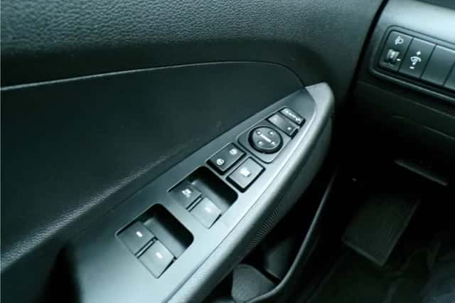 Hyundai Tucson (2015) thumbnail 19
