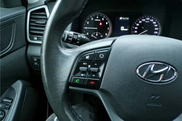 Hyundai Tucson (2015) thumbnail 20