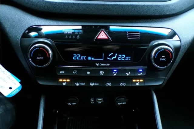 Hyundai Tucson (2015) thumbnail 22