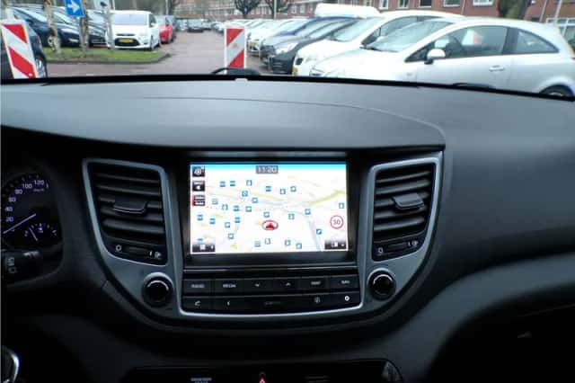 Hyundai Tucson (2015) thumbnail 23