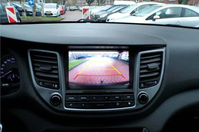 Hyundai Tucson (2015) thumbnail 24