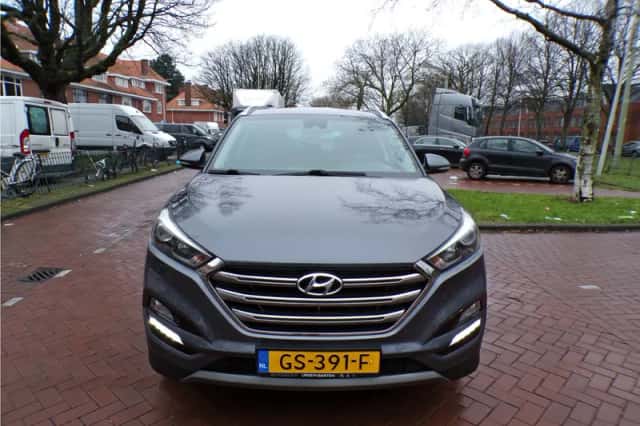 Hyundai Tucson (2015) thumbnail 5