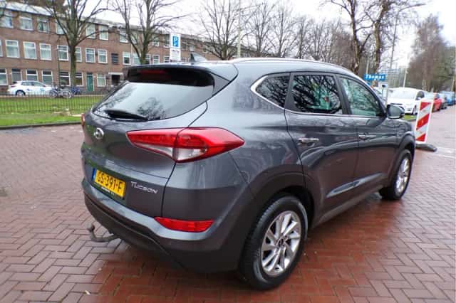 Hyundai Tucson (2015) thumbnail 8