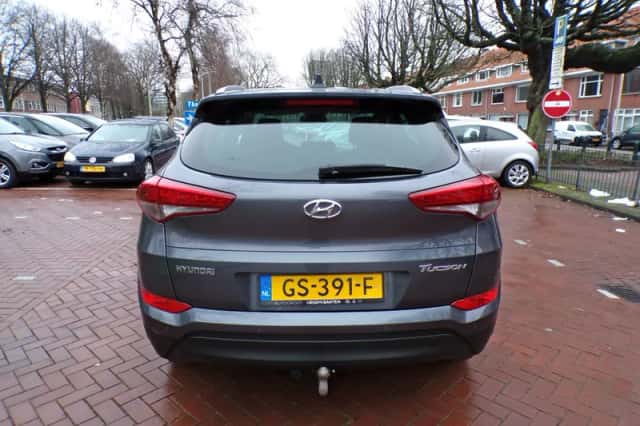 Hyundai Tucson (2015) thumbnail 9