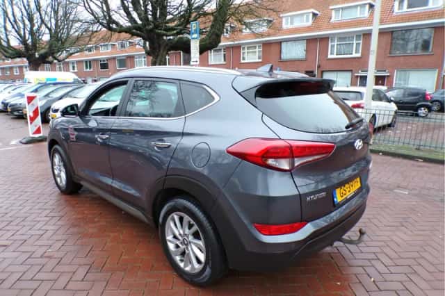 Hyundai Tucson (2015) thumbnail 10