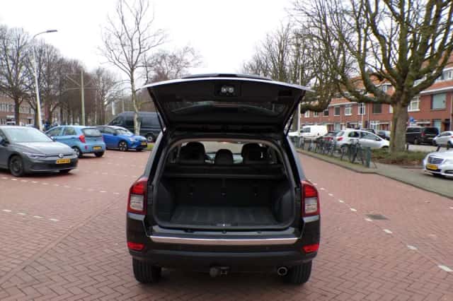 Jeep Compass (2016) thumbnail 17