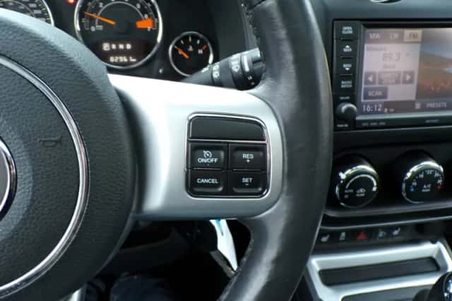 Jeep Compass (2016) thumbnail 23