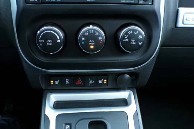 Jeep Compass (2016) thumbnail 24