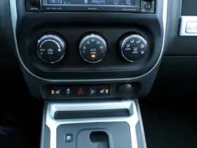 Jeep Compass (2016) thumbnail 24