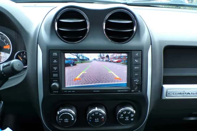 Jeep Compass (2016) thumbnail 26