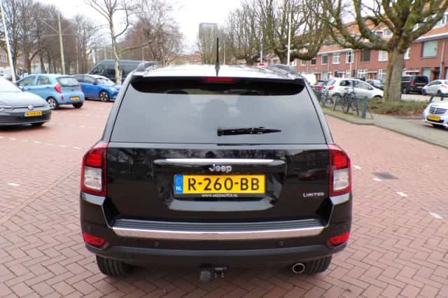 Jeep Compass (2016) thumbnail 9