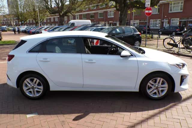Kia Ceed (2020) thumbnail 7