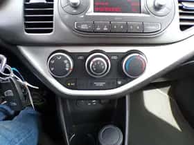 Kia Picanto (2015) thumbnail 17