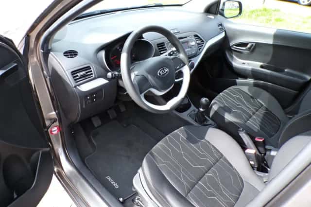 Kia Picanto (2015) thumbnail 3