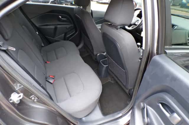 Kia Rio (2016) thumbnail 14