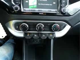 Kia Rio (2016) thumbnail 18