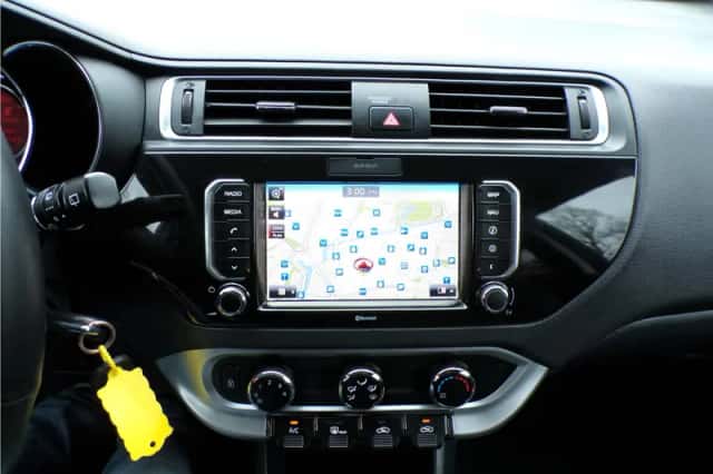 Kia Rio (2016) thumbnail 20