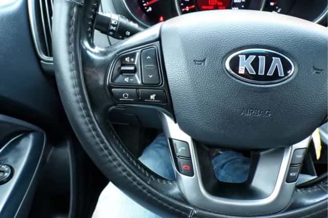 Kia Rio (2016) thumbnail 22