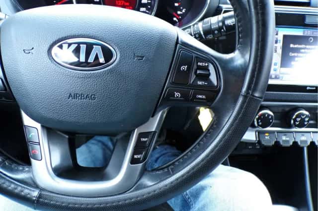 Kia Rio (2016) thumbnail 23
