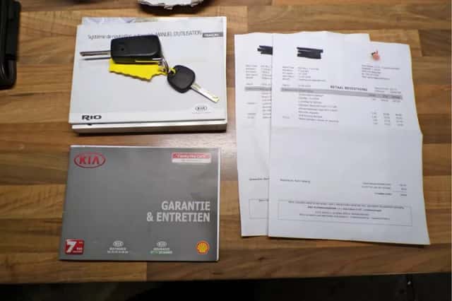 Kia Rio (2016) thumbnail 4