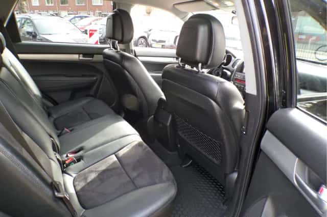 Kia Sorento (2011) thumbnail 14