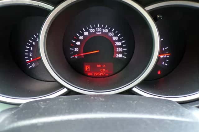 Kia Sorento (2011) thumbnail 16