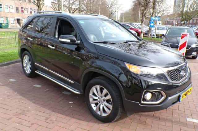 Kia Sorento (2011) thumbnail 5