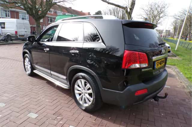 Kia Sorento (2011) thumbnail 9