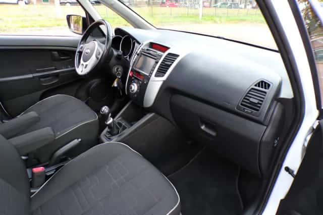 Kia Venga (2014) thumbnail 13
