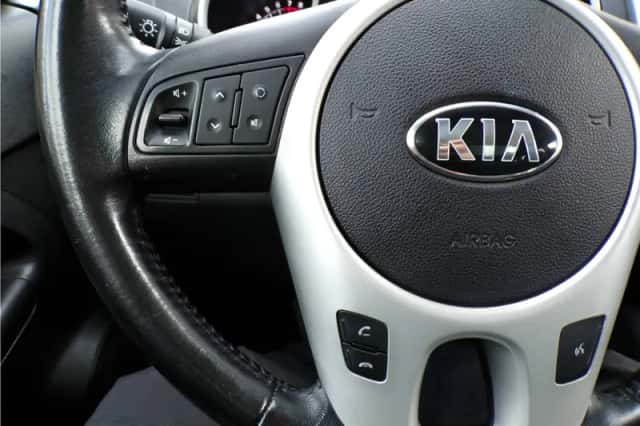 Kia Venga (2014) thumbnail 20