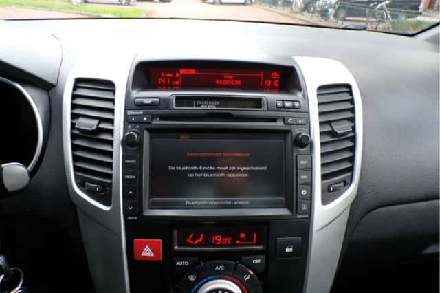 Kia Venga (2014) thumbnail 23