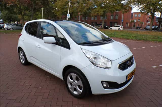 Kia Venga (2014) thumbnail 6