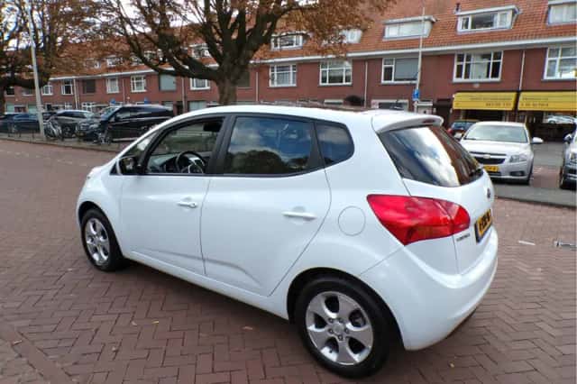 Kia Venga (2014) thumbnail 10