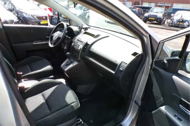 Mazda 5 (2009) thumbnail 13