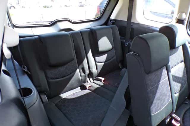 Mazda 5 (2009) thumbnail 14