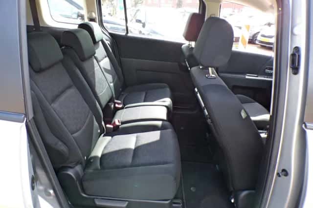 Mazda 5 (2009) thumbnail 16