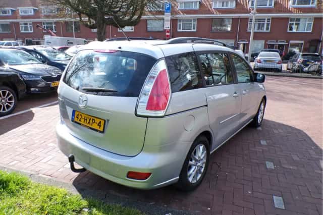 Mazda 5 (2009) thumbnail 8