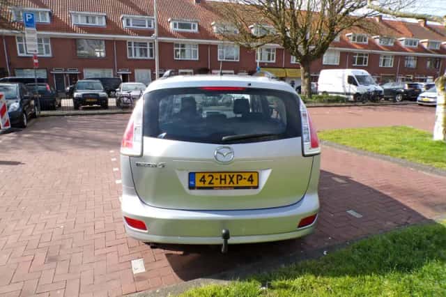 Mazda 5 (2009) thumbnail 9