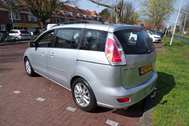 Mazda 5 (2009) thumbnail 10